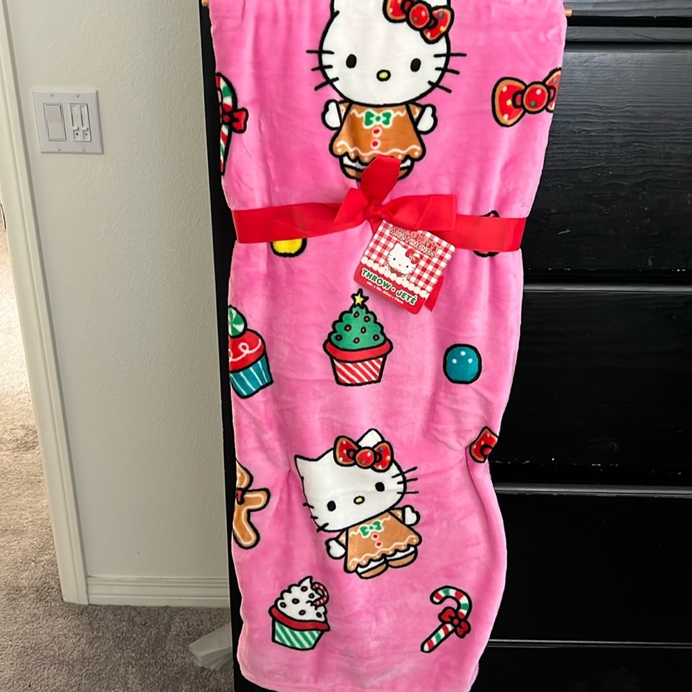 NWT Hello Kitty throw